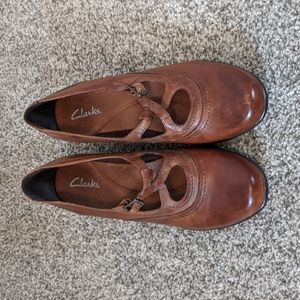 Clarks brown leather shoes size 10